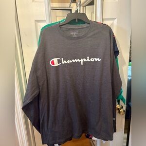 Champion‎ shirt